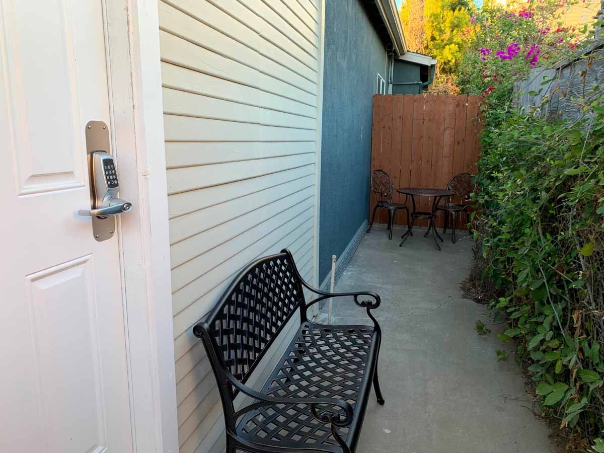 28-Side-patio